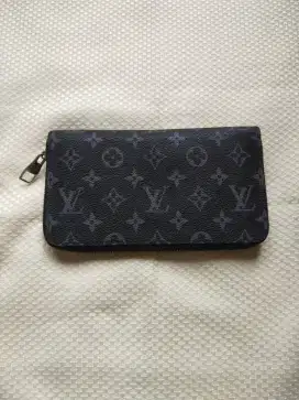 Luxury LOUIS VUITTON wallet sangat mewah dan muat banyak