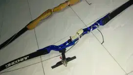 Dua set panahan beserta bantalan dan target