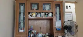 Lemari Rak Buku untuk ruang tamu