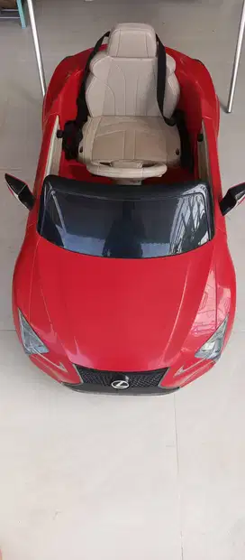 Dijual Mobil mainan Aki anak Tipe Sedan Lexus Cat ORI