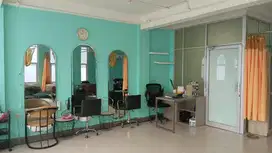 DI CARI STYLIST SALON KHUSUS WANITA