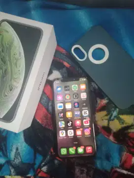 iPhone xs Black