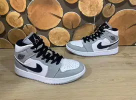 Nike Air Jordan Mid Light Smoke Gray