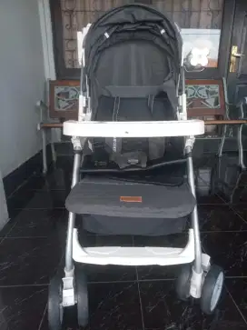 Dijual cepat stroller Babydoes