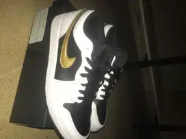 Air jordan 1 low gold black