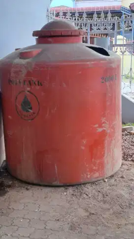 Tangki air 2000L