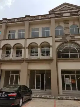 Di Sewakan Ruko 2.5 lantai Rose garden Galaxy Bekasi Selatan