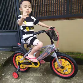 SEPEDA ANAK 4 TAHUN 
SEPEDA BAN BESAR JUMBO 
SEPEDA FOSTER 16
SEPEDA