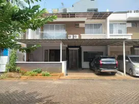 Jual rumah 2.5 lantai siap huni dalam cluster Grand Galaxy City Bekasi