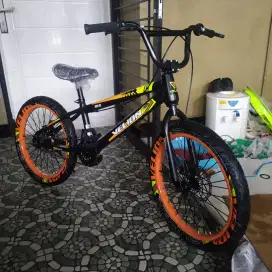 SEPEDA BMX 20 NCH 
SEPEDA COWOK 
SEPEDA UKURAN 20
SEPEDA ANAK COWOK