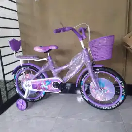 SEPEDA 16
SEPEDA CEWEK
SEPEDA 16 INCH ANAK PEREMPUAN 
KERANJANG
CTB 16