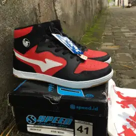 Sepatu Sneakers Original 100%