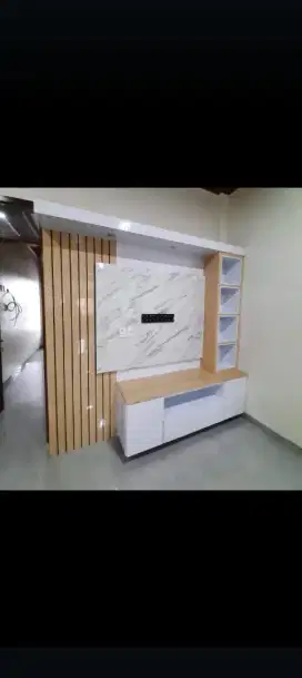 Kicenset dan  lemari kabinet ruang tamu