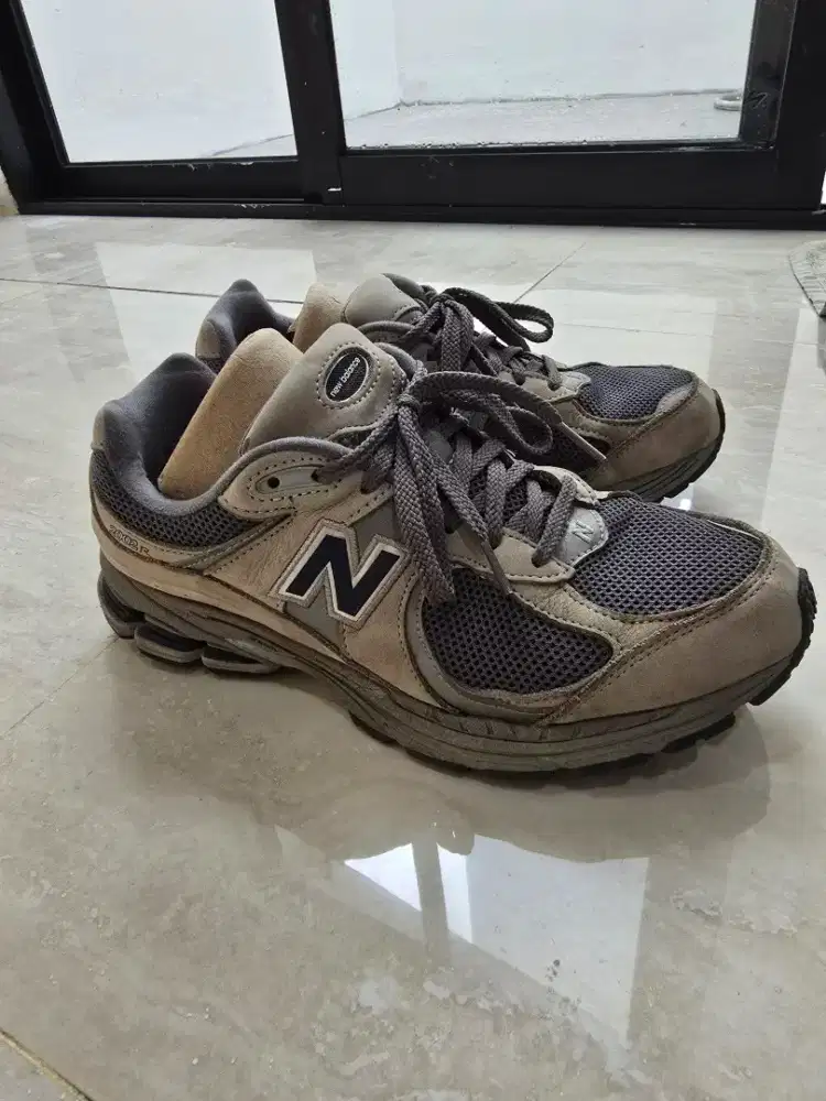 New balance 2002r
