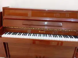 Dijual piano klasik