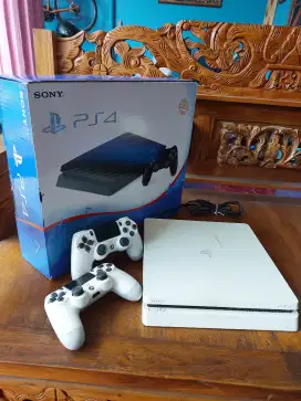 PLAYSTATION 4 SLIM 1TB