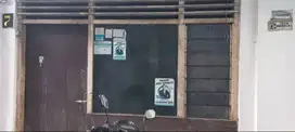 Disewakan/ dikontrakan Rumah 1,5 Lantai Tembok Dukuh