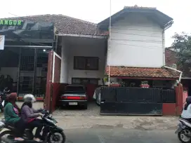 Jual tanah dan bangunan,4 toko,rumah