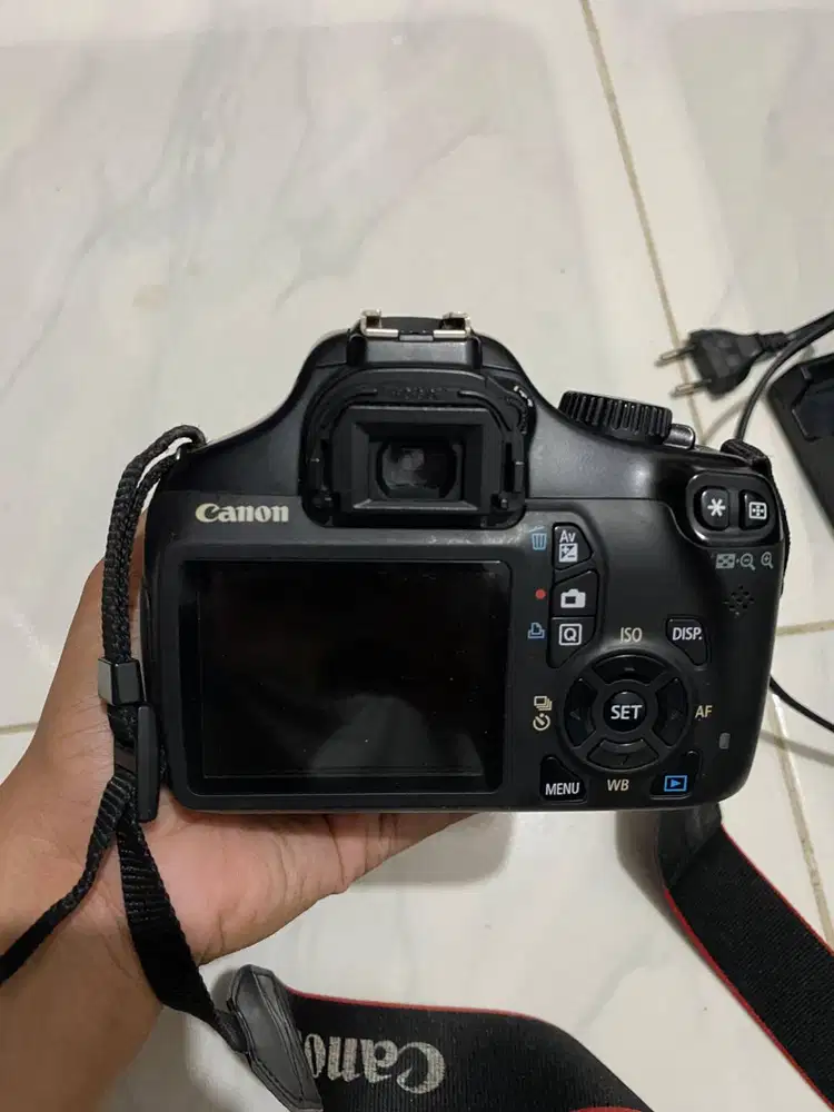 CANON EOS 1100D
