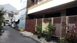 DIJUAL CEPAT! RUMAH DI JOHAR BARU JAKARTA PUSAT