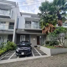 Rumah Modern Minimalis Dalam Cluster Setrasari Dekat Tol Pasteur