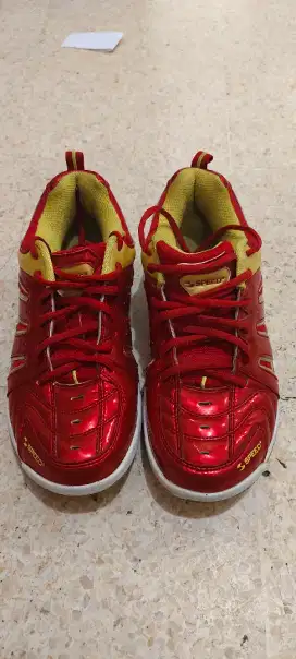 Sepatu badminton Speed