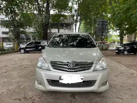 Toyota Kijang Innova 2.0 G Bensin MT 2010