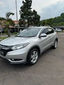 Honda hrv e at 2015