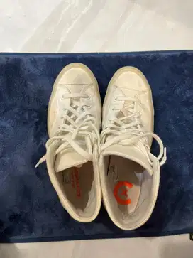 Converse size 42