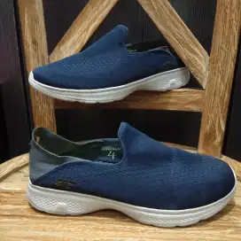 SKECHERS 43, Ringan, Elegan, Eksklusif, Nyaman, FREE ONGKIR Jawa Bali