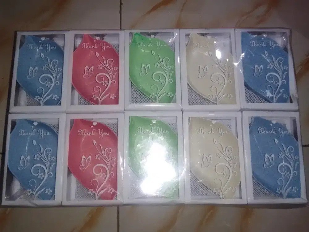 Mangkok Plastik Bentuk Daun