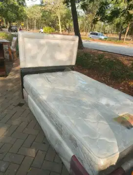 Single Bed Uk.200x160 plus dipan