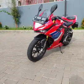 Honda CBR 150R 2021 dp 1juta