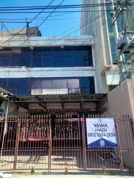 Ruko strategis bangunan 3lantai hadap jalan raya Barata Jaya