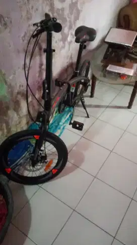 Sepeda lipat 8 speed