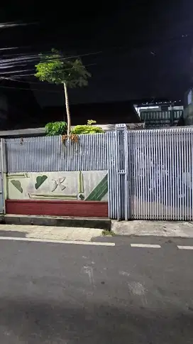 Dijual Rumah 2 Lantai di Jalan Bacan Belakang Roxy Mas