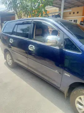 Toyota Kijang Innova 2005 Bensin