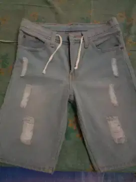 Celana jeans pendek