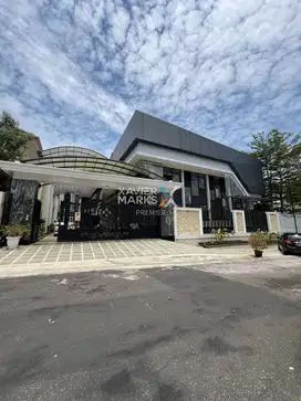 Dijual Rumah Mewah + Fasilitas Olahraga di Boulevard Puncak Tidar