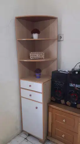 Meja sudut bahan kayu