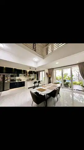 Dijual Rumah Mewah ada Kolam Renang di Taman Senayan Bintaro