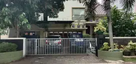 Rumah Lokasi Strategis dan Mewah di Senayan Bintaro Sektor 9