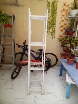 Rak bunga bhn besi