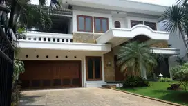 Dijual Cepat rumah di Jalan Sekolah kencana Pondok Indah Jakarta