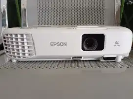 proyektor EPSON EB-S400 SECOND