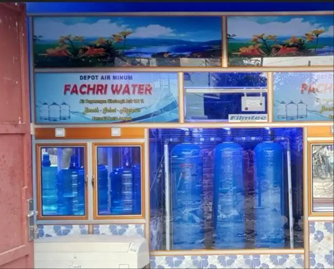 Pemasangan depot air minum isi ulang di Medan
