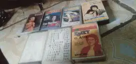 Se lg ada & slhkn plh slh 1 dr kaset pita lagu2 lawas mgkn ada yg bth
