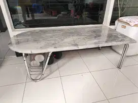 Meja marmer kaki besi