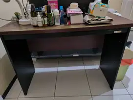 Meja kerja/belajar