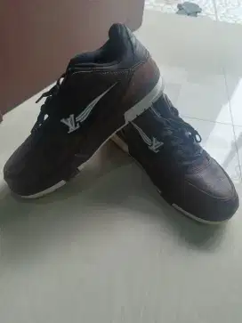 sepatu LV sz 42/26,5 second